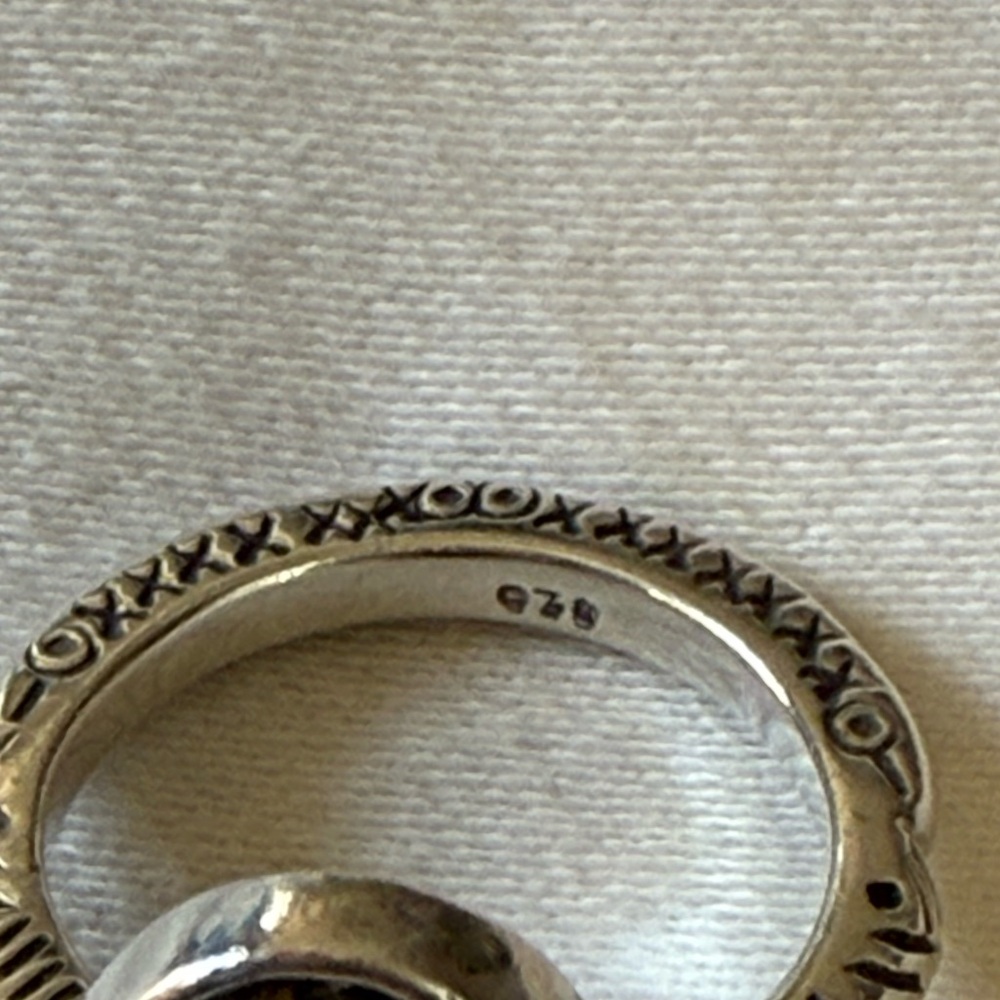 Elizabeth Ngo Porcelain Flower Button Ring - Picture 6 of 7